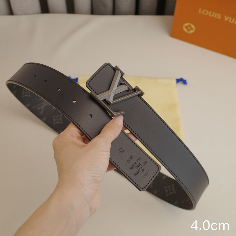 LV - Louis Vuitton black button 4005L