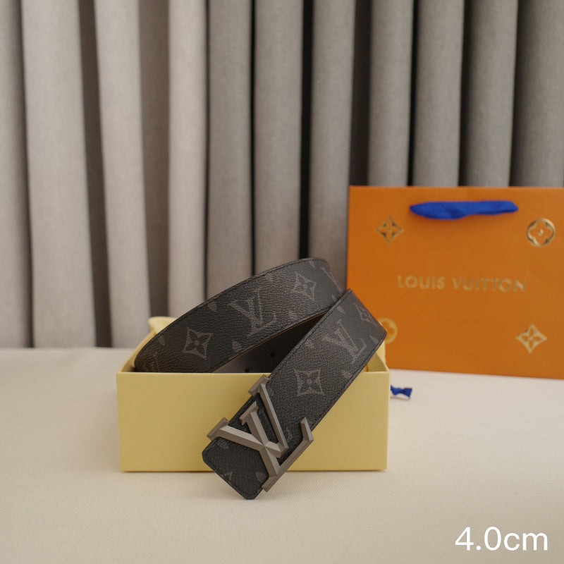 LV - Louis Vuitton black button 4005L