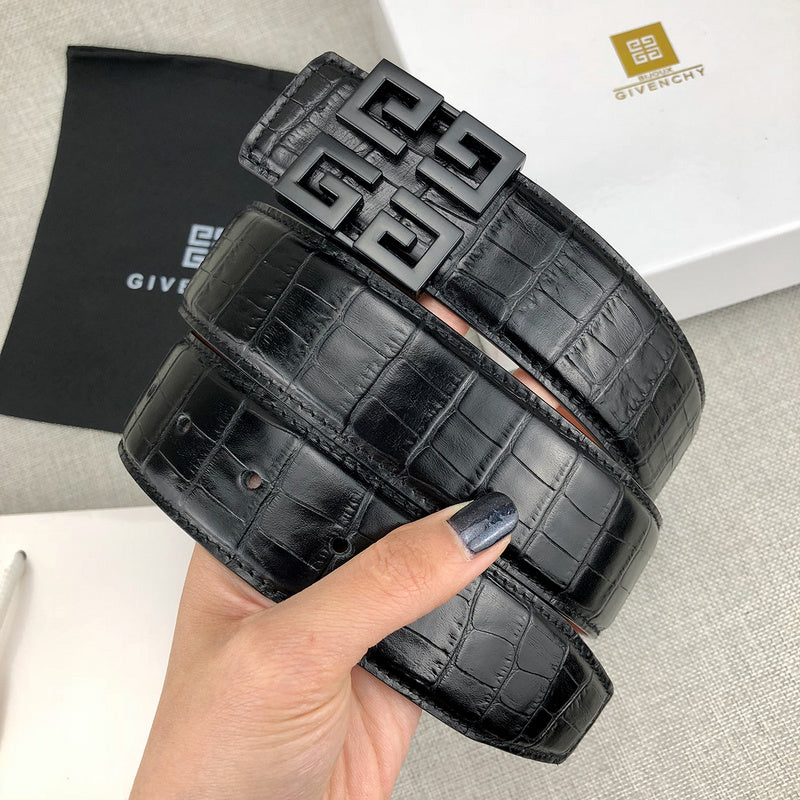 Givenchy - ZSB5705gi black leather