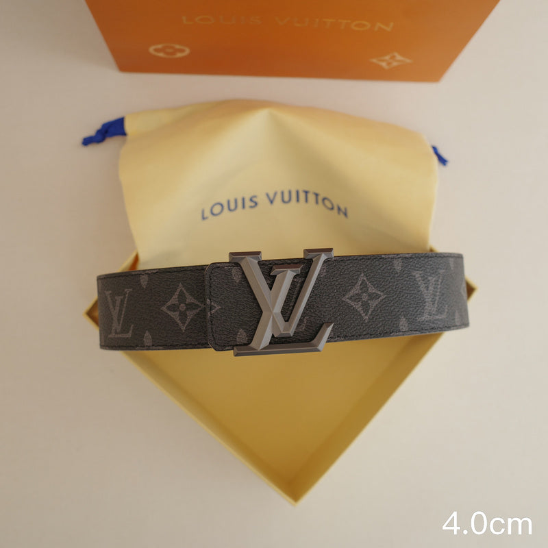 LV - Louis Vuitton black button 4005L