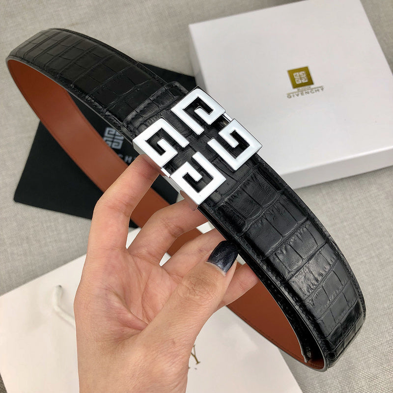 Givenchy - ZSB5705gi black leather