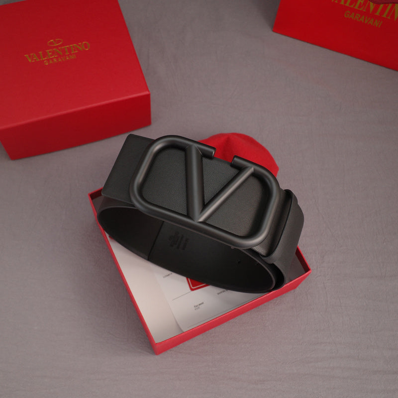 Valentino - Big V button - 7.0cm black belt buckle