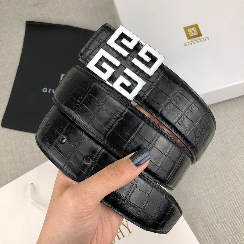 Givenchy - ZSB5705gi black leather