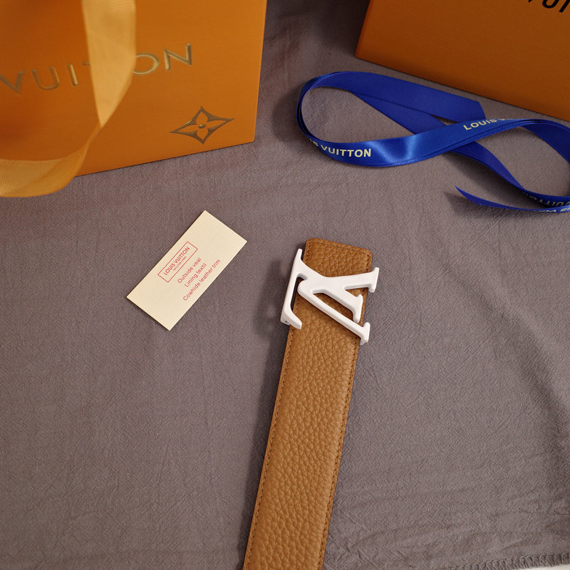 LV - Louis Vuitton ZSB3801