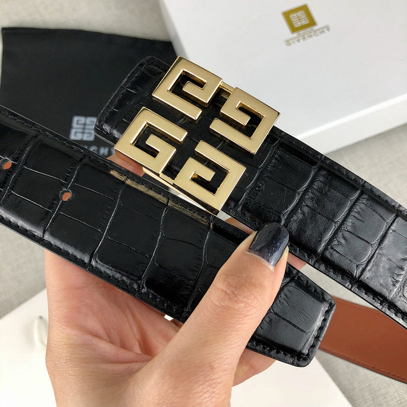 Givenchy - ZSB5705gi black leather