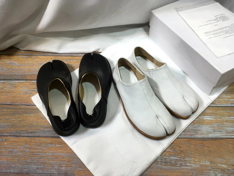 Handmade Women Black Leather Tabi Shoes,Split Toe shoes,Women's Leather Flat Shoes, Personal Shoes for Women,Women's White Shoes