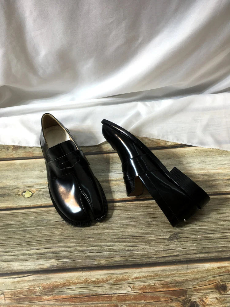 Handmade Women Black Flat Leather Tabi Shoes,Split Toe shoes,Women's Leather Shoes, Personal Women's Black Slip Ons