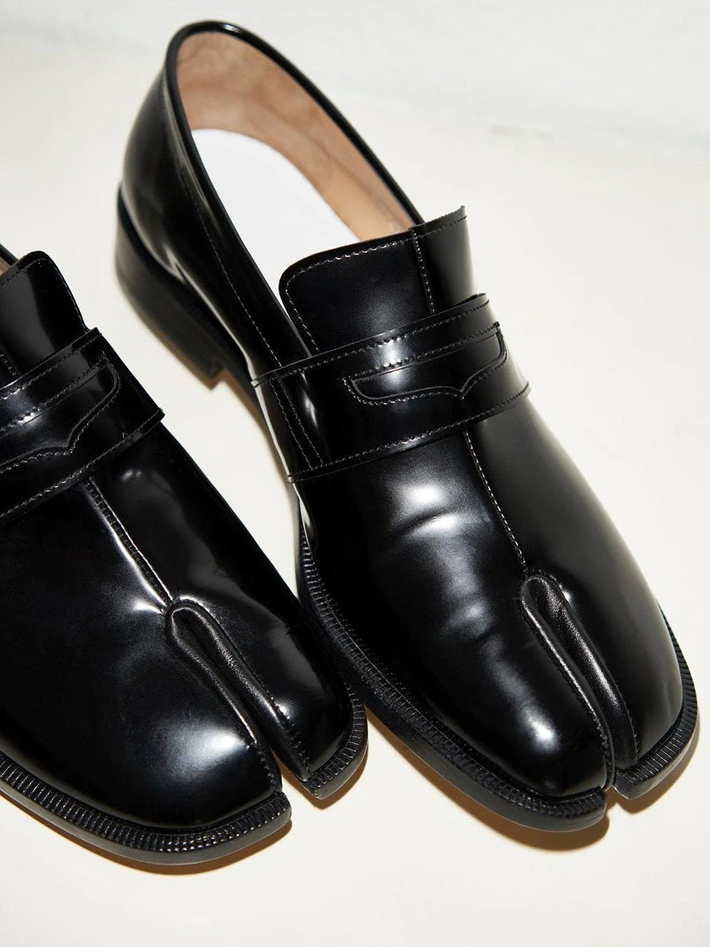 Handmade Women Black Flat Leather Tabi Shoes,Split Toe shoes,Women's Leather Shoes, Personal Women's Black Slip Ons