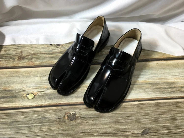 Handmade Women Black Flat Leather Tabi Shoes,Split Toe shoes,Women's Leather Shoes, Personal Women's Black Slip Ons